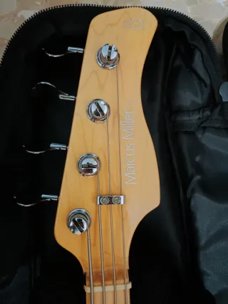 Bajo Marcus Miller V7 2Gen. Fresno. Con funda.