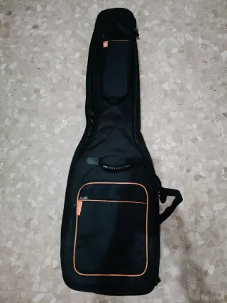 Bajo Marcus Miller V7 2Gen. Fresno. Con funda.