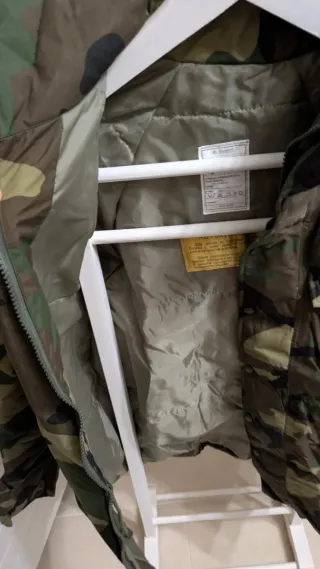 Chaqueta militar camuflaje