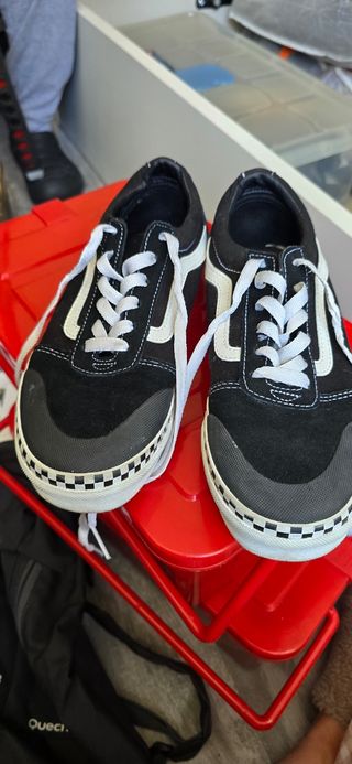 Zapatillas Vans Old Skool Negras y Blancas