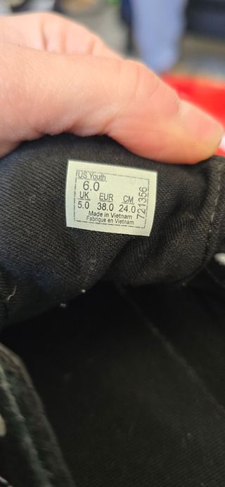 Zapatillas Vans Old Skool Negras y Blancas