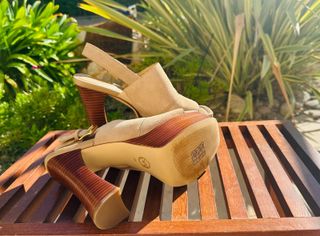 Sandalias Michael Kors Rye Plataforma Ante Beige