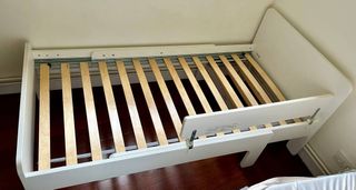 Cama extensible IKEA SLÄKT infantil