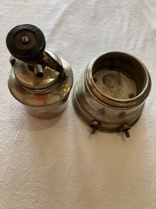 Cafeteras antiguas de metal