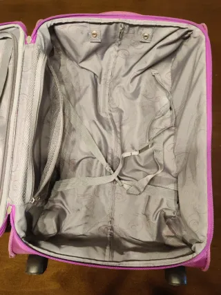 Maleta de cabina American Tourister Morada