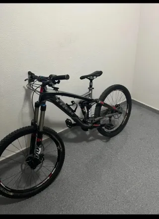 Bicicleta Enduro Trek Slash 8