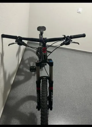 Bicicleta Enduro Trek Slash 8