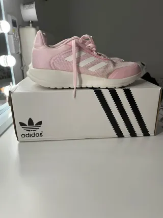 Zapatillas Adidas Niña Rosa y Blancas