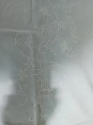 Tovaglia ricamata a mano cm 97x55