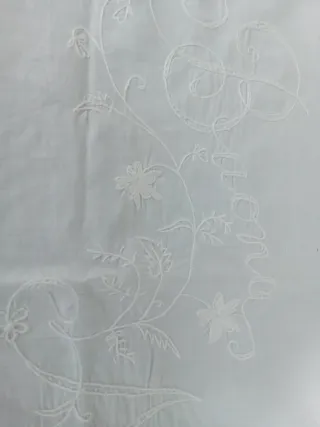 Tovaglia ricamata a mano cm 97x55