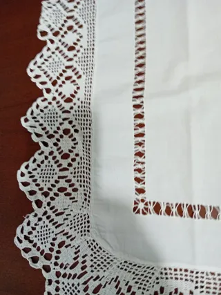 Tovaglia ricamata a mano cm 97x55