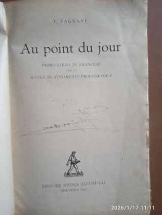 Libro di testo scolastico lingua francese Au point