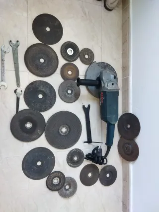 Amoladora Bosch GWS 20-230 H