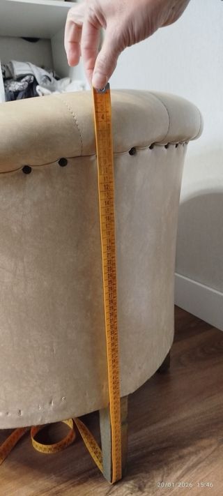 Sillón descalzador beige y marrón