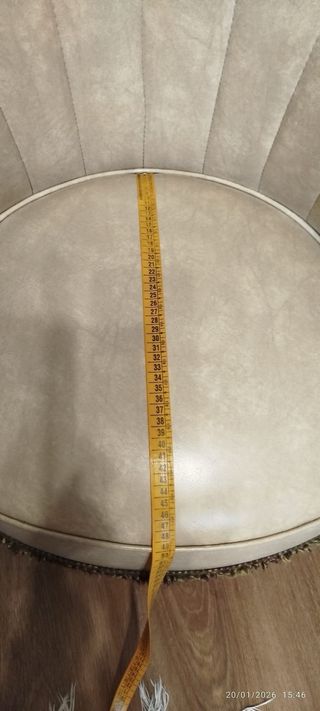 Sillón descalzador beige y marrón