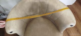 Sillón descalzador beige y marrón