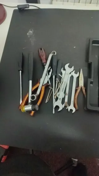 Lote herramientas con caja