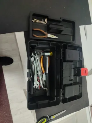 Lote herramientas con caja