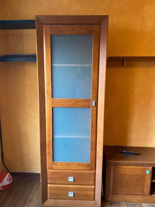 Armario de salón madera y cristal