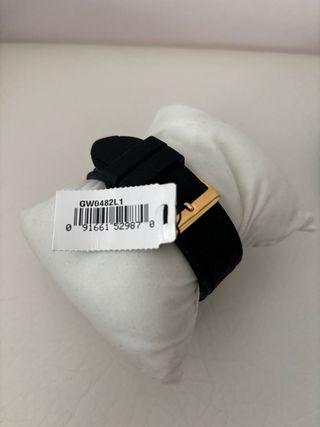 Reloj Guess Dorado y Negro