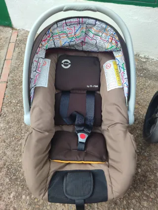 Carro de bebé Nurse estampado de Metro, 3 piezas.