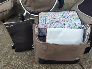 Carro de bebé Nurse estampado de Metro, 3 piezas.