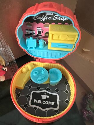 Mini Caja Coffee Shop con mini Muñeca