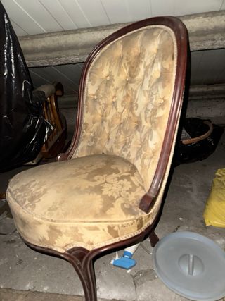 Sillón antiguo tapizado