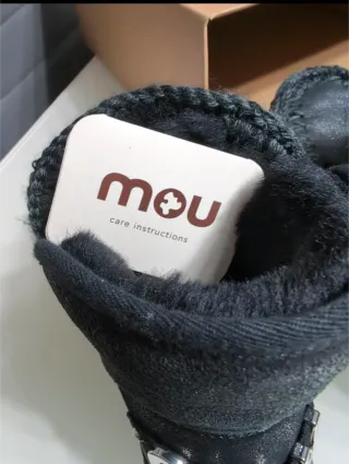 MOU Stivali neri con plateau edizione speciale