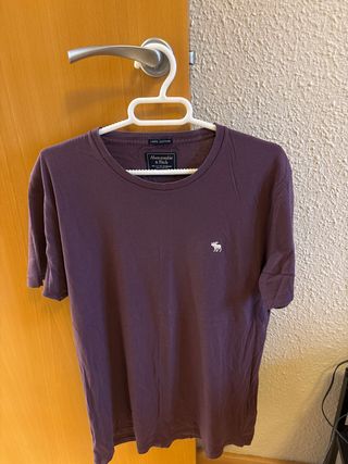 Camiseta Abercrombie & Fitch Morada