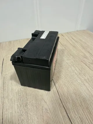 Batería Power Thunder YTX9-BS