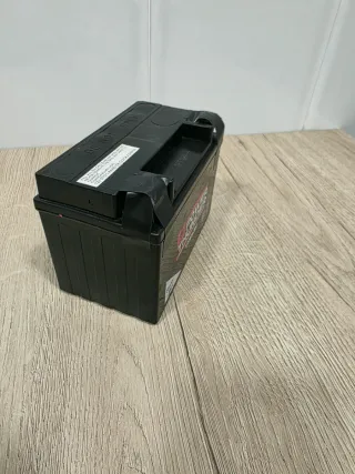 Batería Power Thunder YTX9-BS