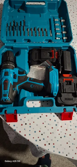 Taladro Inalámbrico con Baterías