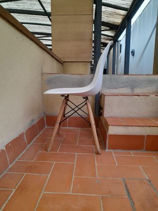 Silla blanca estilo nórdico TENEMOS 2 SILLAS