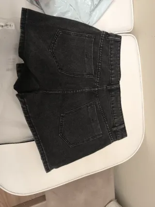 Falda pantalón negra  sin estrenar (2 unidades)