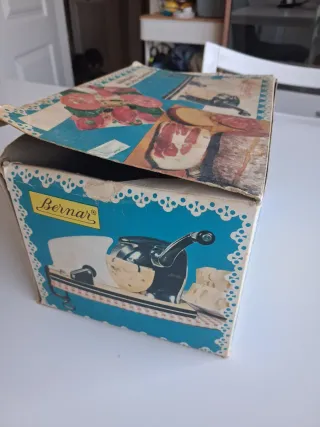 Cortador de embutidos Bernar antiguo