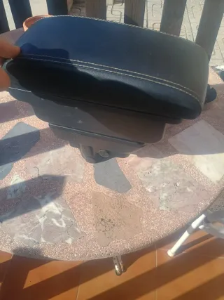 Reposabrazos universal negro