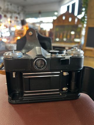 Cámara Zenit-E con objetivo Industar-50-2