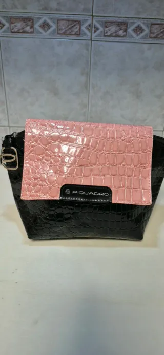 Pochette Piquadro nera e rosa
