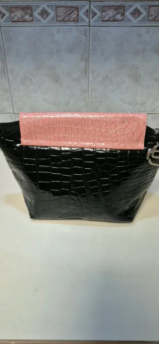 Pochette Piquadro nera e rosa