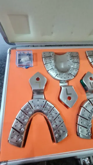 Set Cubetas Metálicas Dentales