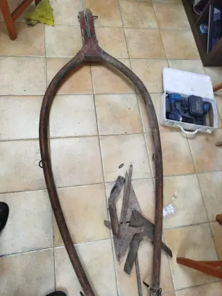 Arado completo antiguo