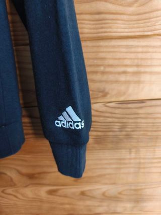 Sudadera Adidas Color Negro y Blanco Talla XS.