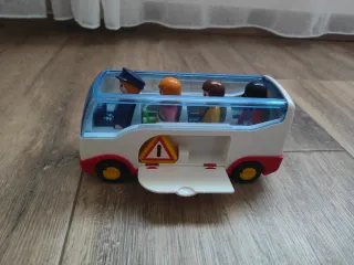 Autobús Playmobil con figuras