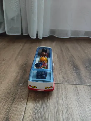Autobús Playmobil con figuras