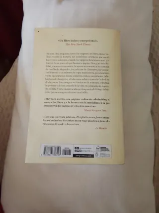 El infinito en un junco: La invención de los li...