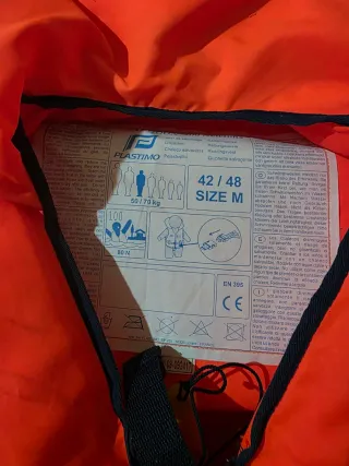 Chalecos salvavidas naranja