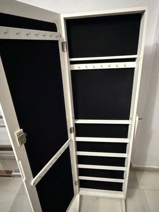 Joyero de pie con espejo blanco