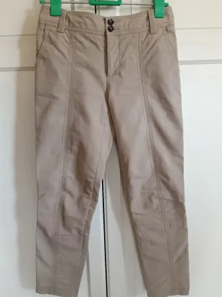 Traje pantalón beige entallado
