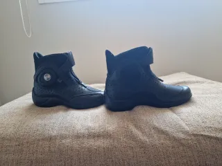 Botas de moto piel negras talla 36 Muy poco uso